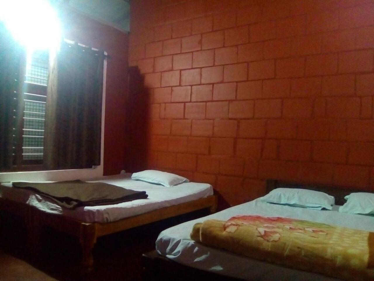 Athena Homestay Somvārpet Екстериор снимка