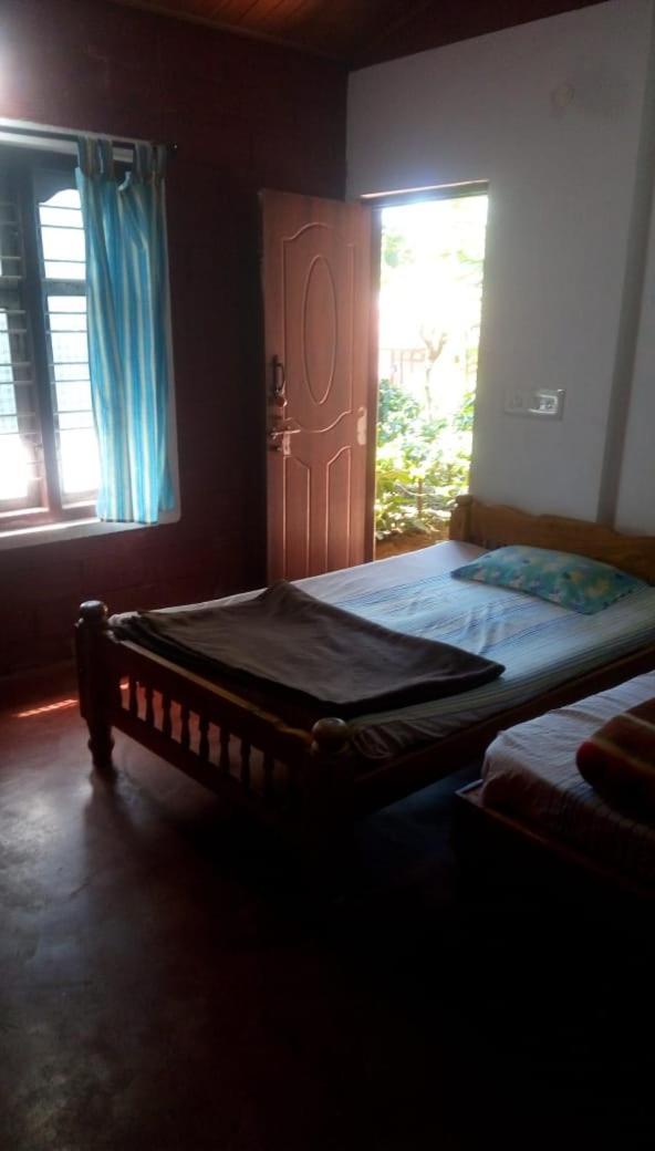 Athena Homestay Somvārpet Екстериор снимка